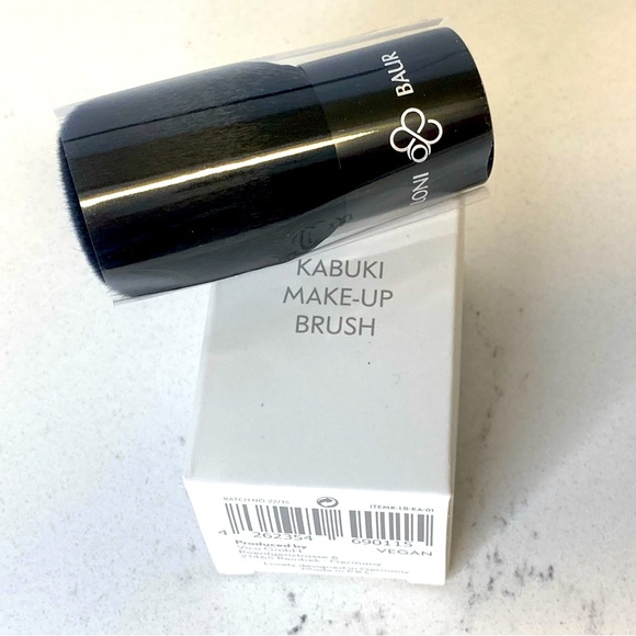 LONI BAUR Makeup 525 Loni Baur Kabuki Makeup Brush Vegan Bnib Sealed Poshmark